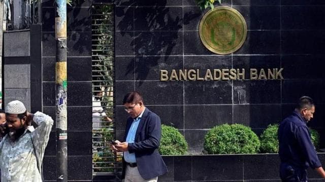 বাংলাদেশে প্রায় দুই-তৃতীয়াংশ ঋণ আর স্বাভাবিকভাবে পরিশোধ হচ্ছে না