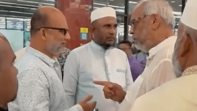 বিমানবন্দরে দায়িত্বরতদের সঙ্গে হট্টগোল ও হুমকি দেওয়ার অভিযোগ করা হয়েছে মি. আখতারুজ্জামানের বিরুদ্ধে