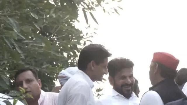 তেলেঙ্গানার মুখ্যমন্ত্রী রেবন্ত রেড্ডি, সমাজবাদী পার্টির অখিলেশ ইয়াদভ ও অন্যান্যরা