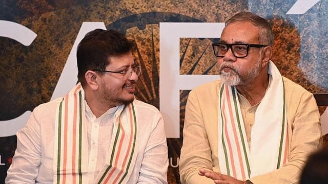 বিজেপির মন্ত্রী তাপস রায়ের সঙ্গে মমতার বিরোধী শিবিরের নেতা ঋতব্রত ব্যানার্জী