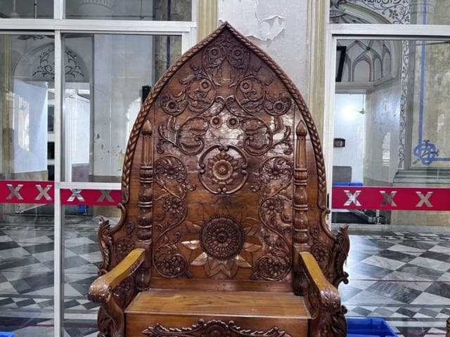 ঢাকার চকবাজারের ঐতিহাসিক শাহী মসজিদ নির্মিত হয় শায়েস্তা খানের আমলে