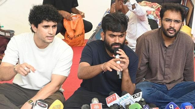 বাঁদিক থেকে: সৌরভ দাস, অভিজিৎ দীপকে ও আশুতোষ রাঙ্কা - ফাইল ছবি
